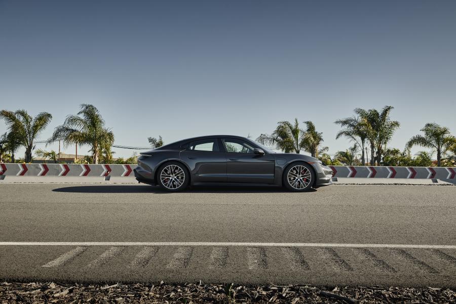  Porsche Taycan 4S 2020 года  (NA) (фото 11 из 29)